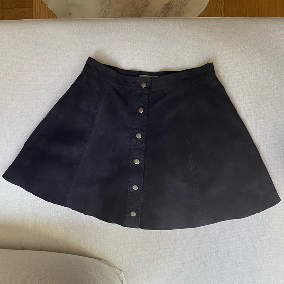 Bagatelle Suede Button Front Skirt - Picture 8 of 9